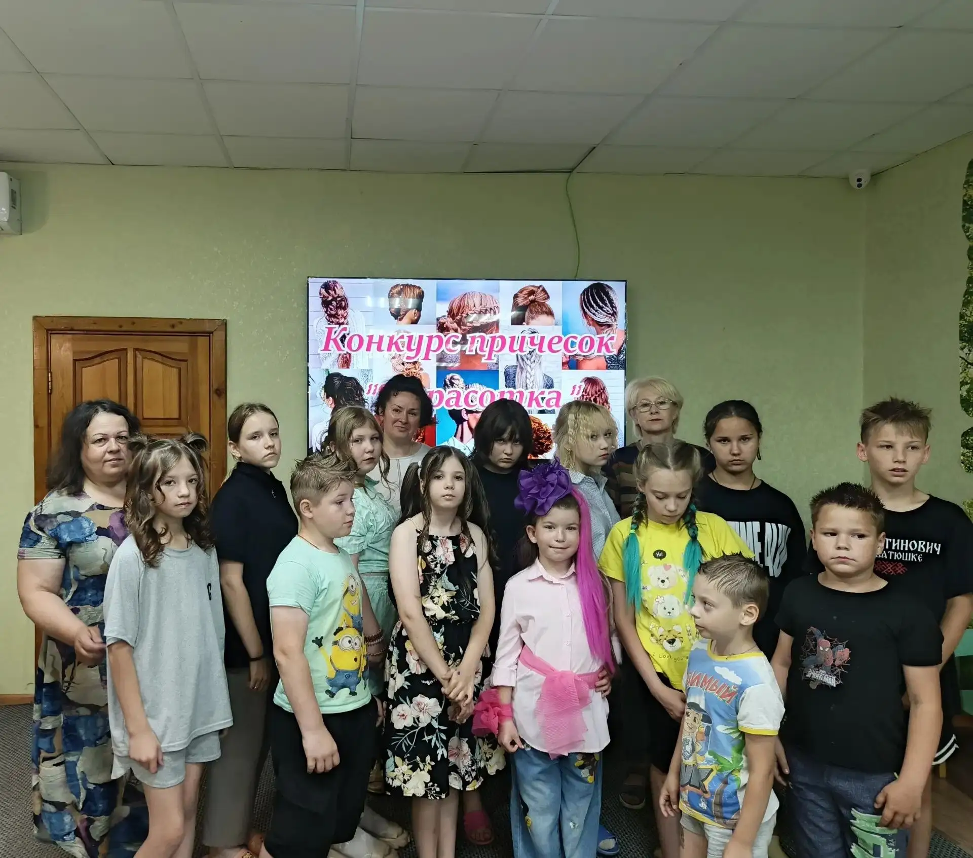 В Щигровском центре «Импульс» продолжается  полюбившийся уже конкурс причесок. До этого мы любовалис