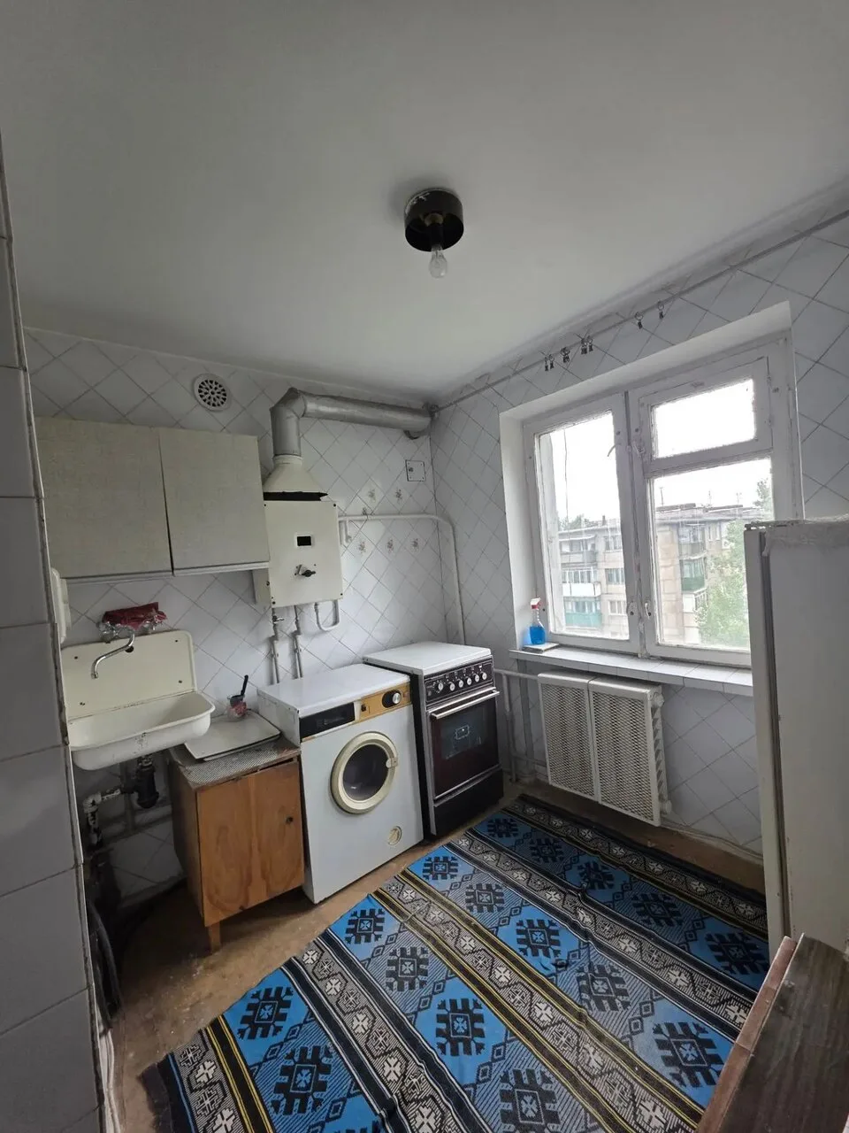 Продам 2-комнатную квартиру, 47 м², 5/5 эт. в Горловке, ЦГР, ул. Остапенко