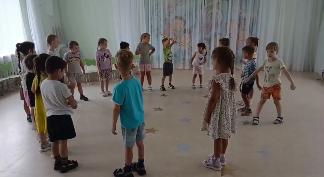 В группе #Колокольчик и #Ёлочка прошла удивительная игра «Палочка‑превращалочка». Под в...