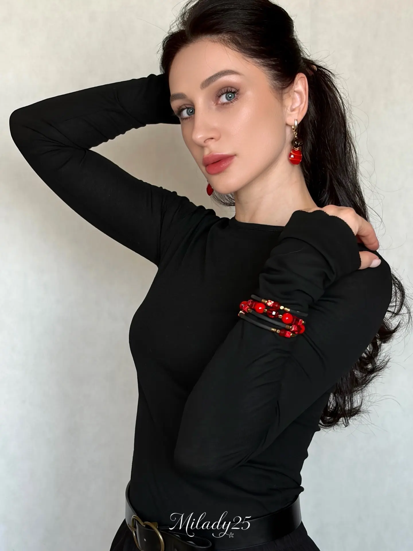 Если сомневаетесь – наденьте красное.
⠀
Билл Бласс, дизайнер

⠀
💄С этим не поспоришь.
⠀
Красный цве
