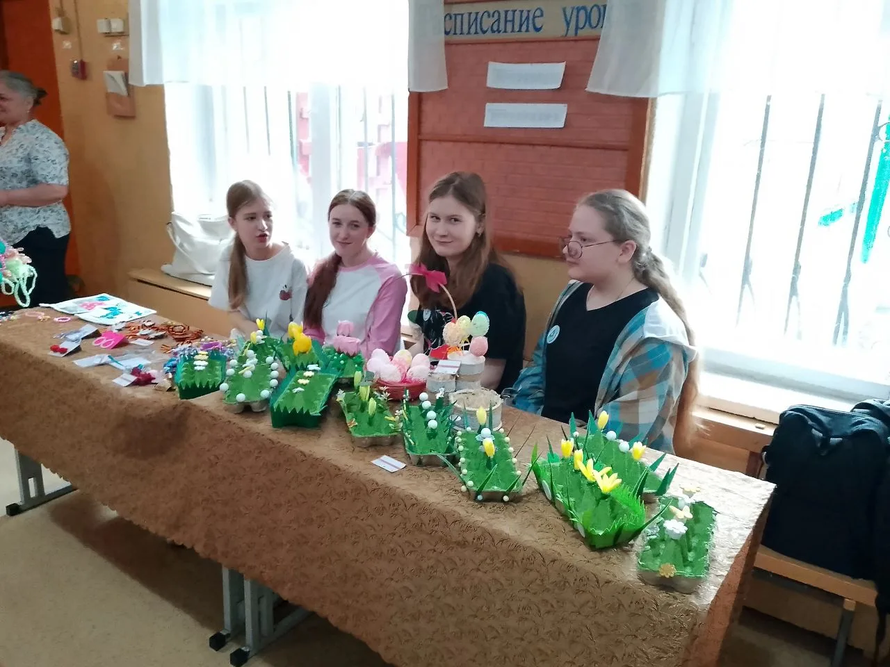 10 апреля в школе прошла благотворительная ярмарка в поддержку наших доблестных защитни...