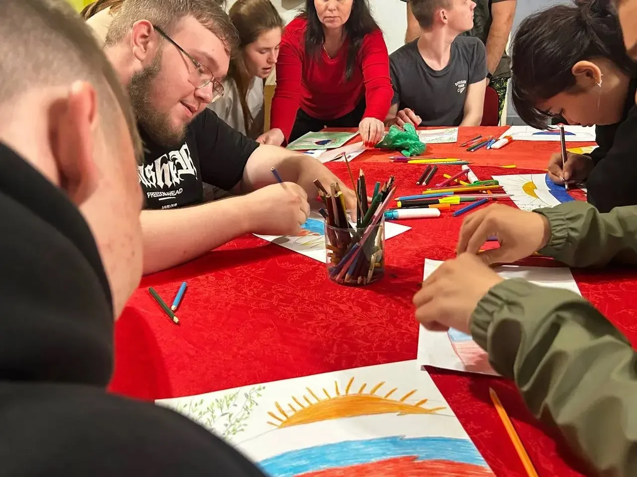 🇷🇺 В единстве — наша сила! 🇷🇺

🎨В нашем общежитии царит по-настоящему творческая и патриотичная