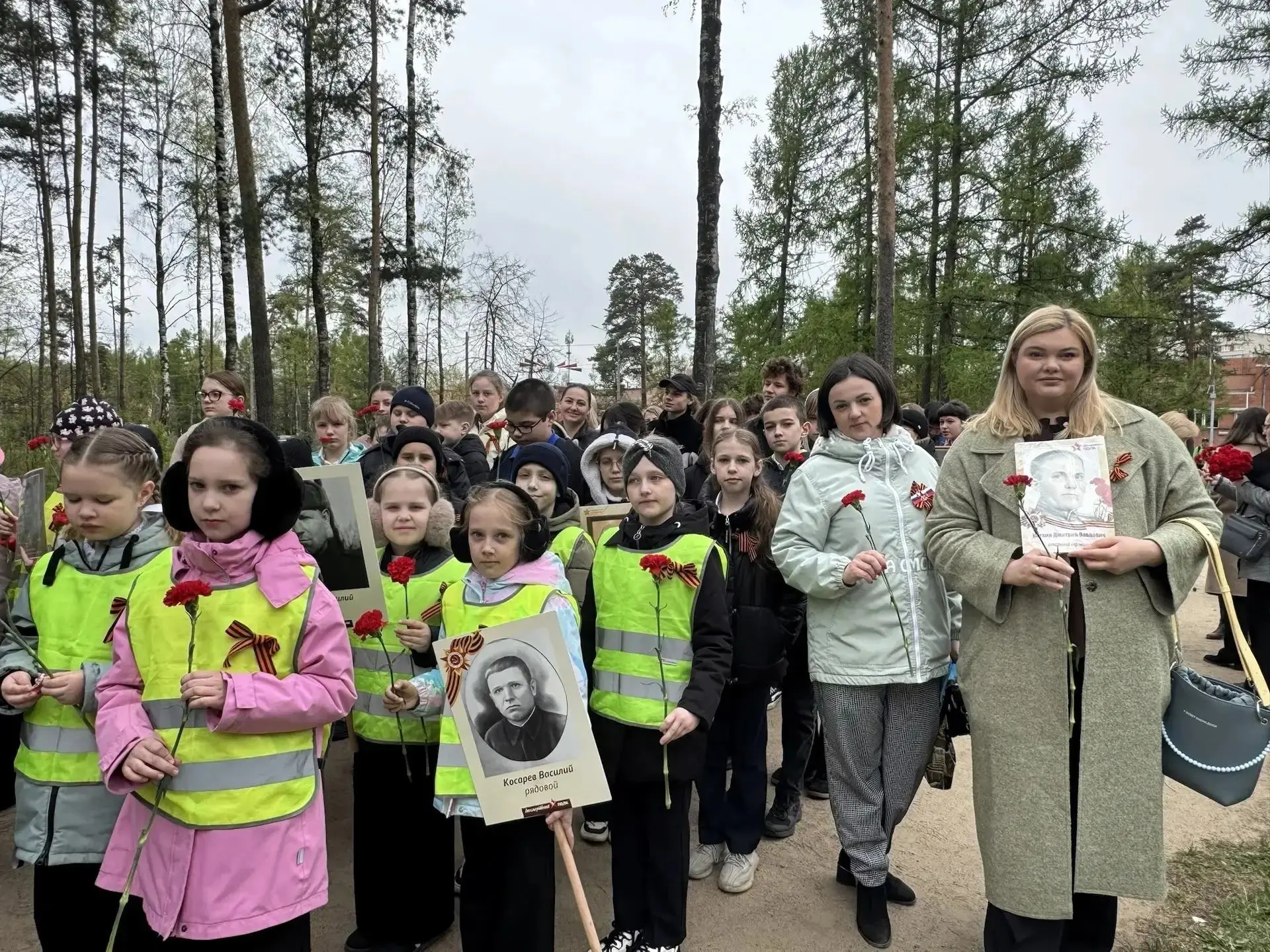 🗓️7 мая в лесопарке Сосновка состоялись две районные акции «Памяти павших будьте достойны» и «Пост №