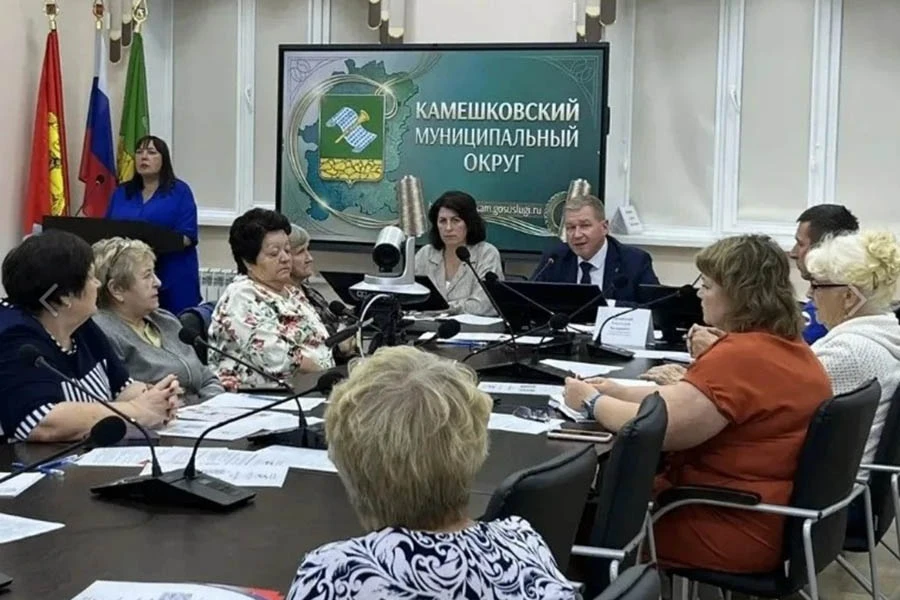 Камешковские председатели домкомов и уличкомов обсудили самое важное и насущное