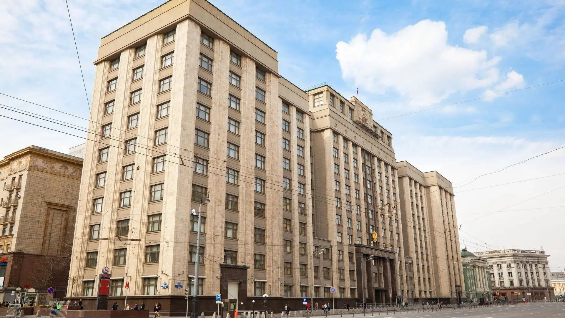 Обязанность уведомлять о задержке рейса

Современные технические возможности должны «работать» на па