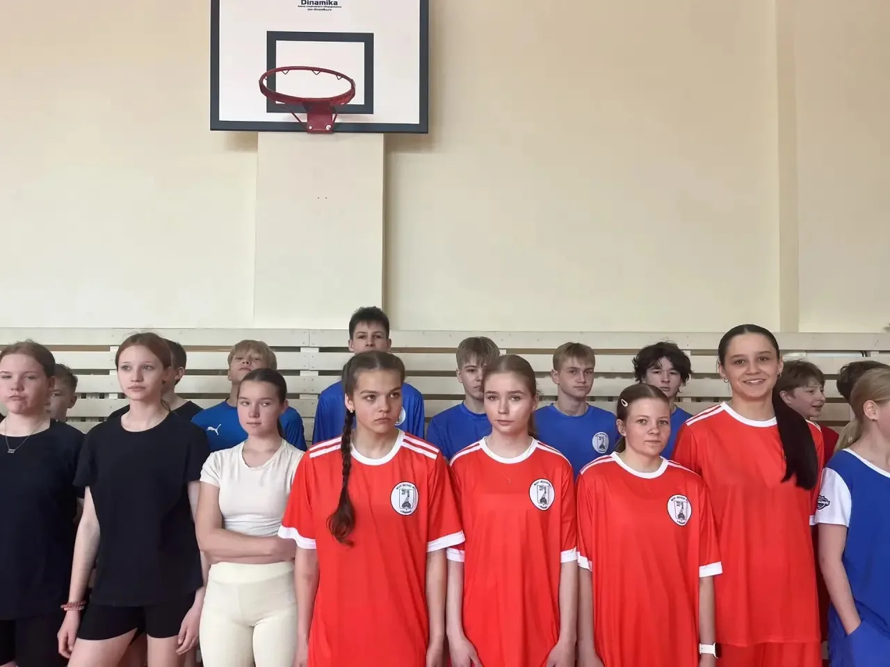 Ребята, отличные новости! 🎉   Наша команда заняла 3 место на Президентских спортивных играх! 🥉    Мы