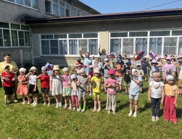 🎉🇷🇺 День России для дошколят - это праздник радости и патриотизма! 🎉🇷🇺

11 июня мы вместе с ре