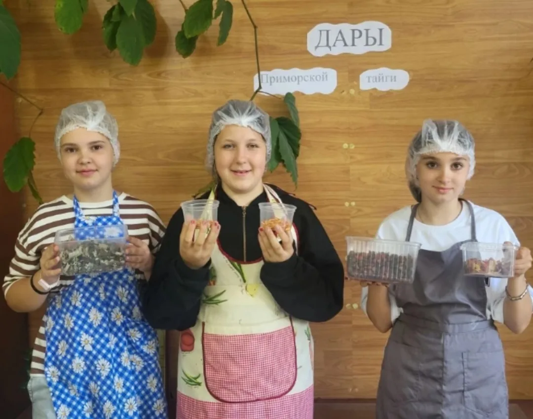 🎉 «Чайная мастерская» в лагере: узнали, как природа дарит нам здоровье! 🌿

В нашем пришкольном лаг