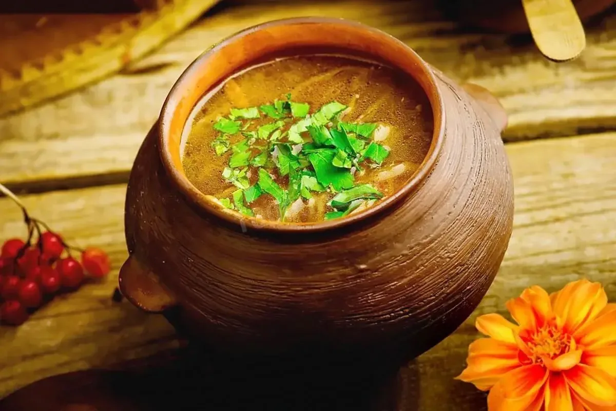 🍲 Рецепт дня: Щи в глиняном горшочке