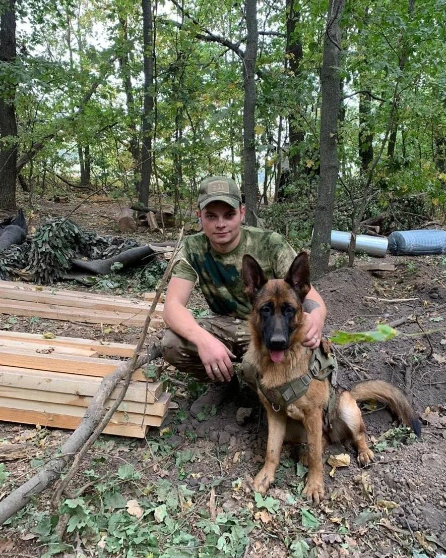 Наш боец и его верный пушистик 🔥🇷🇺
