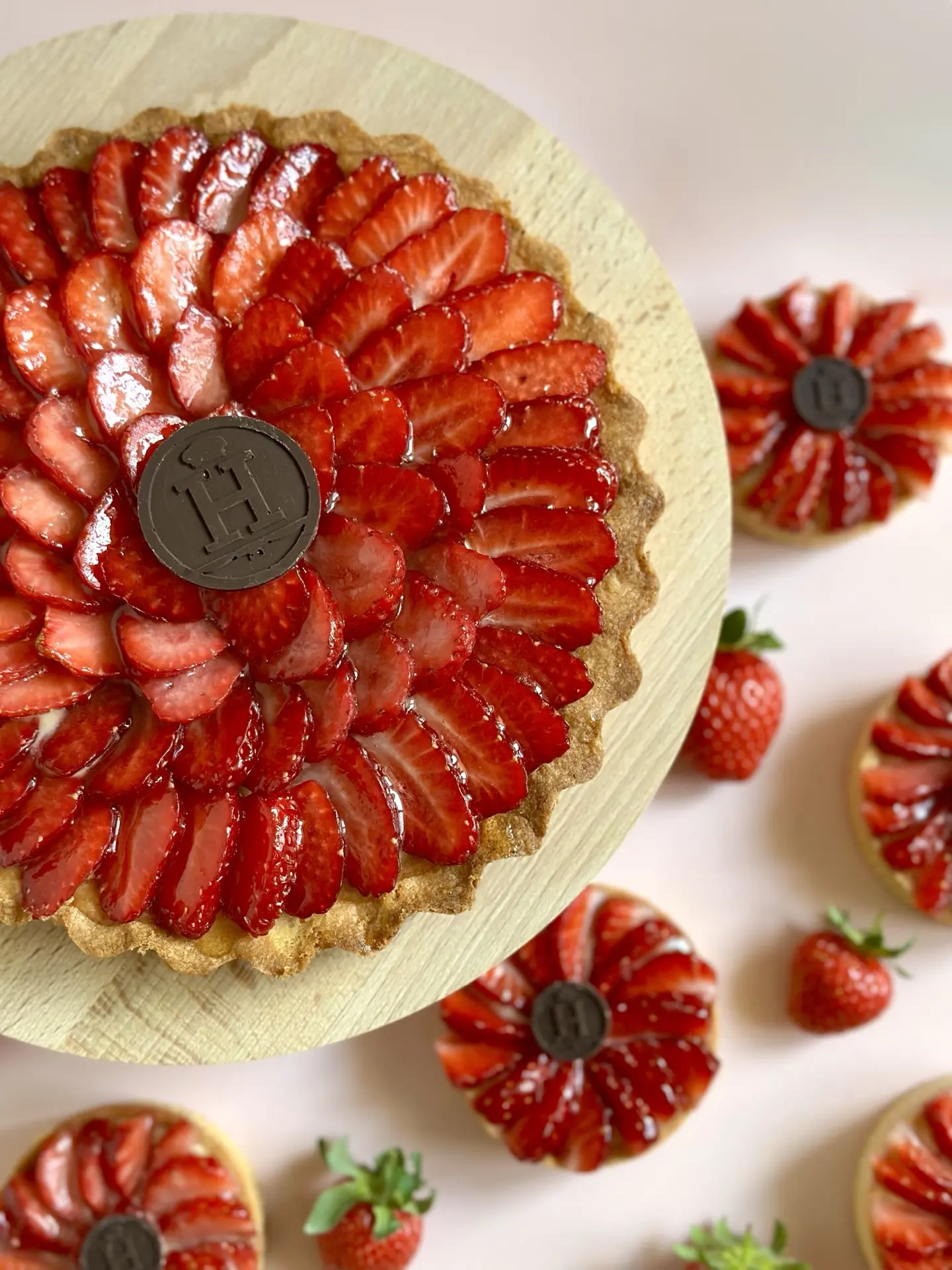 Приходит сезон клубники, а с ним вкусные и яркие дни! ♥️🍓