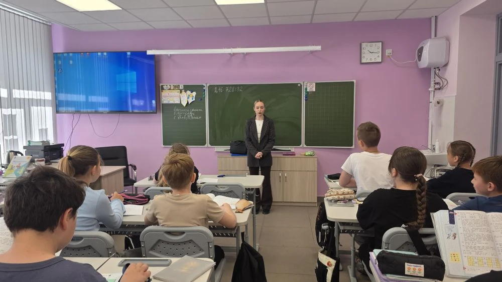 Сегодня, 7 мая, в нашей школе состоялась встреча обучающихся начальных классов с инспектором ОГИБДД 