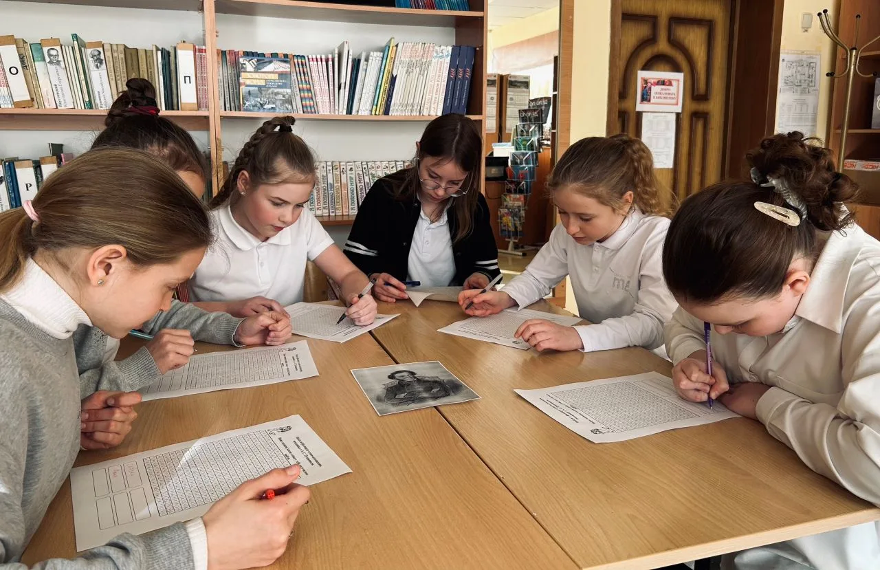📚✨ Сегодня наша библиотека отметила памятную дату — День памяти Александра Сергеевича Пушкина. 📚 Это