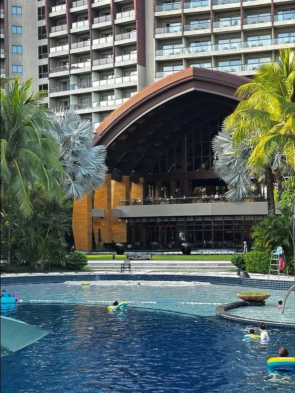 PULLMAN OCEAN VIEW SANYA BAY RESORET & SPA 5*
📍Китай, Хайнань

Этот отель живёт на одной из самых к