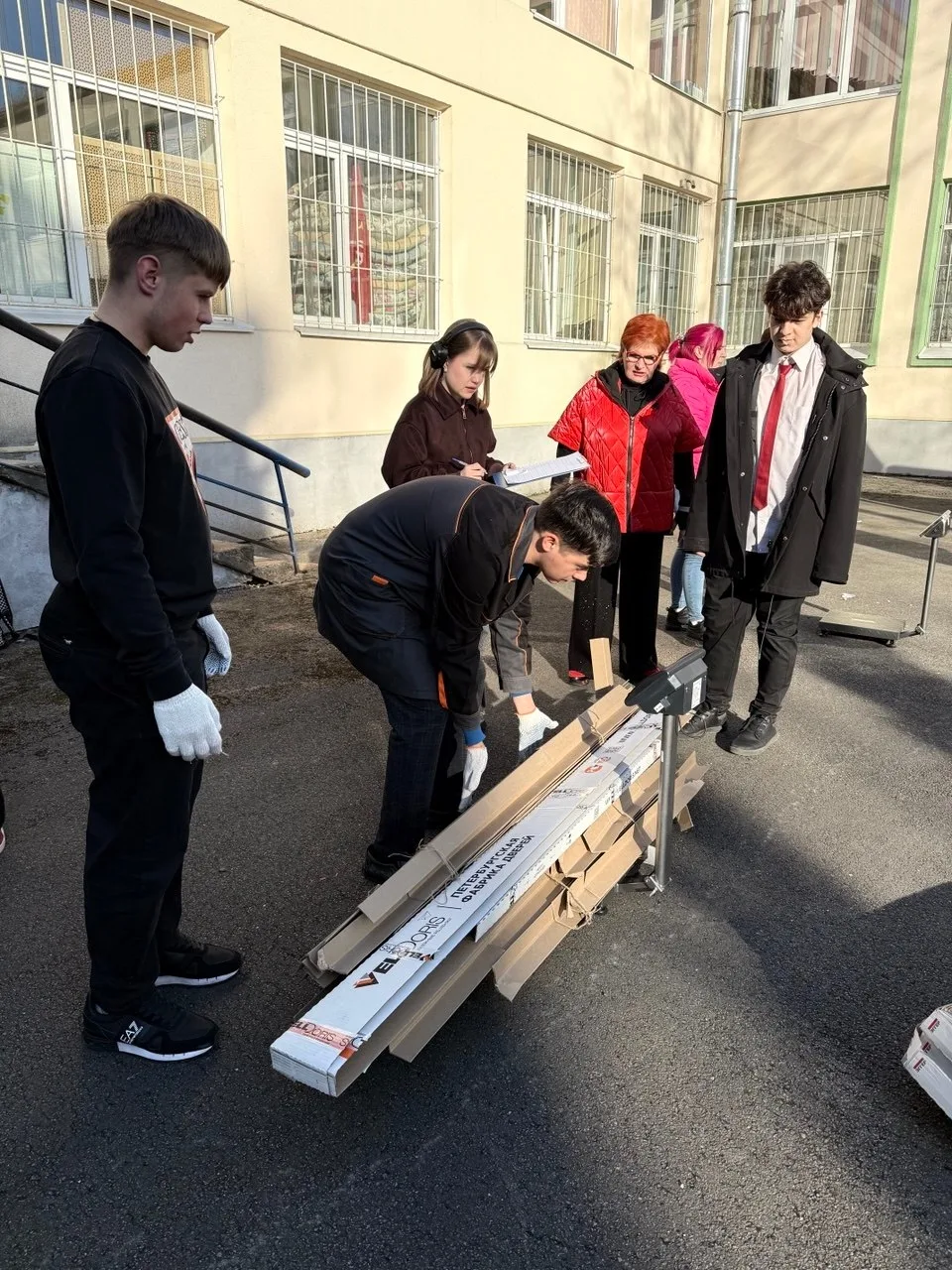 🌿♻️ ЭКО-ДЕВАНТ: Гимназия в стиле "ЭКО"! ♻️🌿  В нашей гимназии завершился масштабный сбор макулатуры!