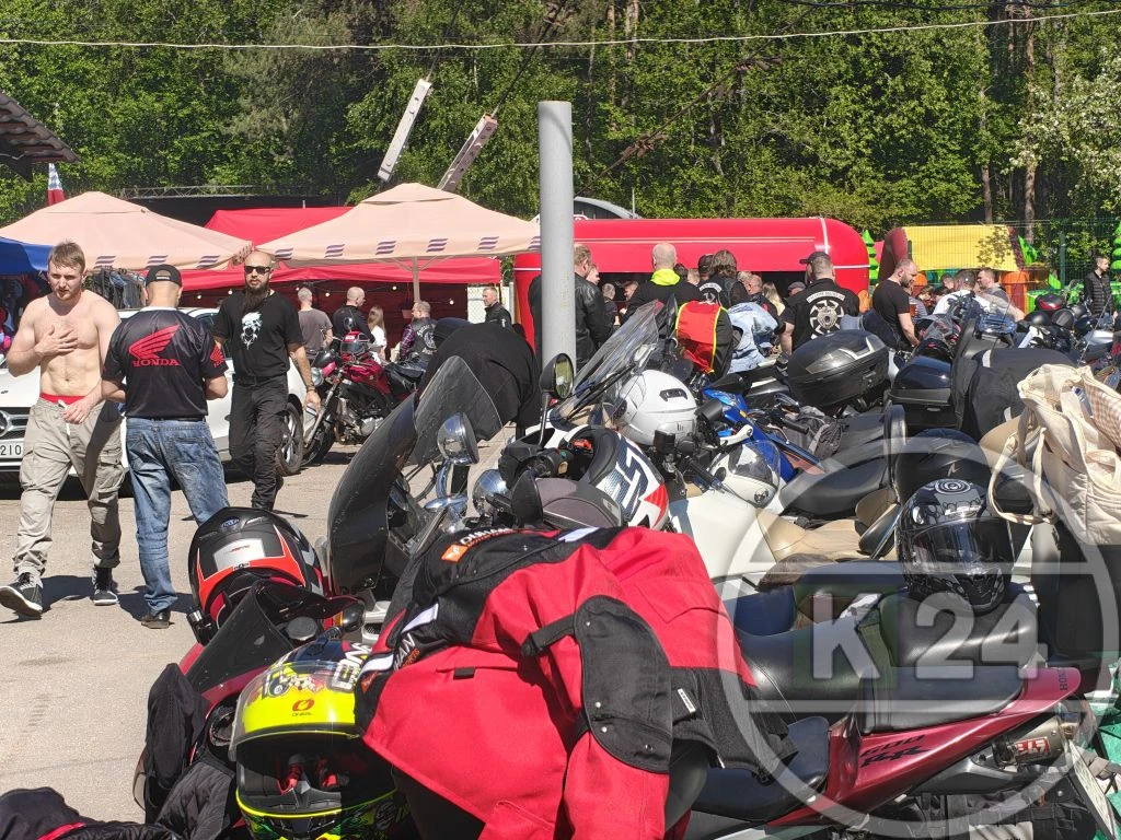 🏍 В Кингисеппе дан старт мотосезону!  Сегодня на улице Профилакторной собрались любители скорости, с