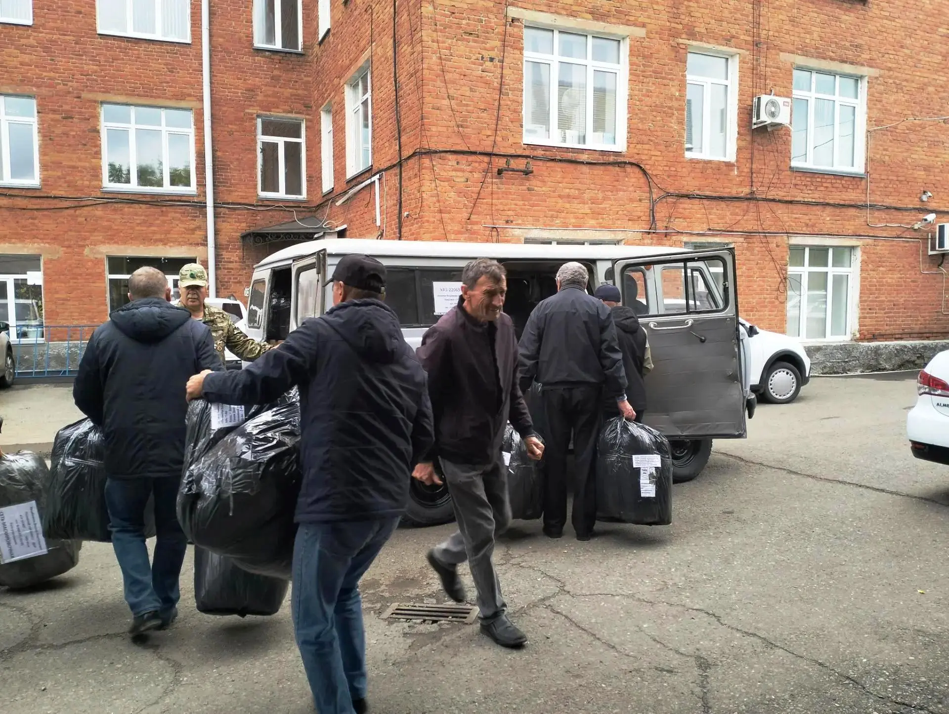 Калачинск отправил помощь на передовую