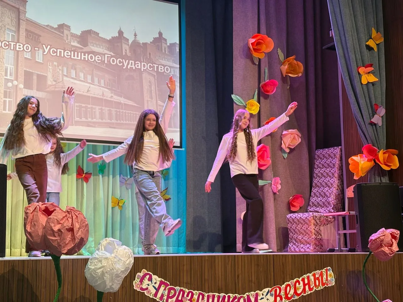 Накануне праздника весны и красоты, 8 Марта 🌸💃, в стенах нашей школы царила особая атмосфера радости