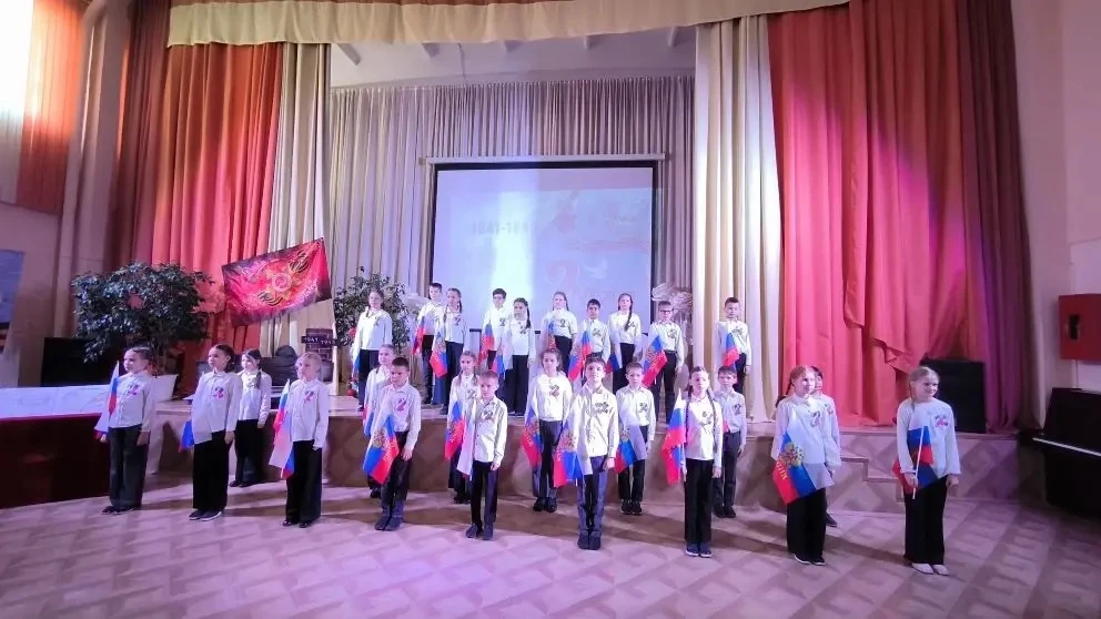 🎖️ В нашей школе с особым величием и душевным трепетом прошёл праздничный концерт, посвящённый Дню П