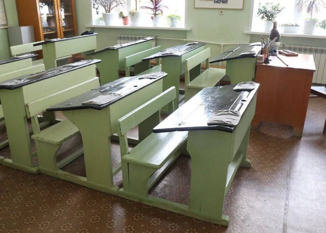 Школьные парты в СССР.
