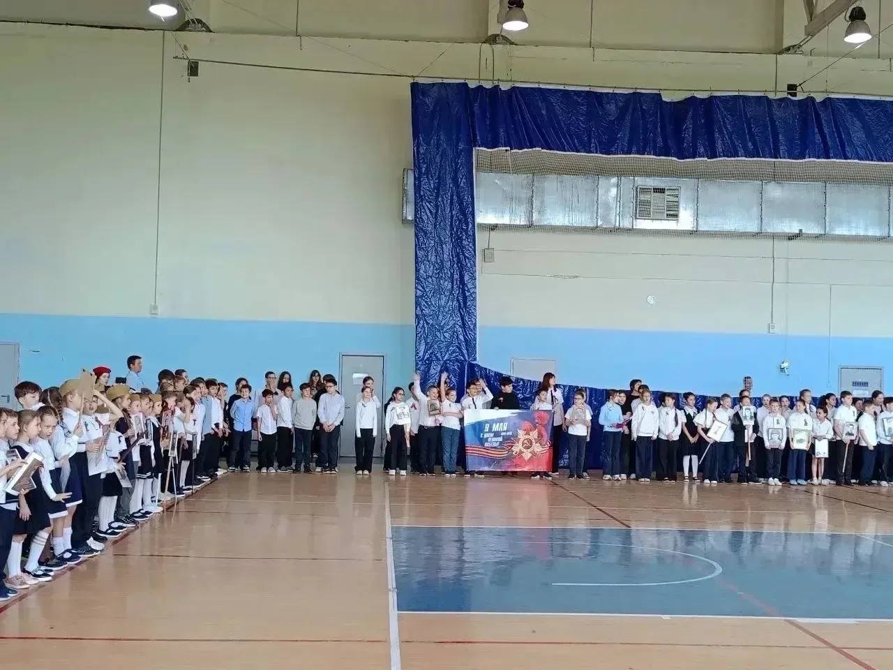🪖«Бессмертный полк» — живая связь поколений.  🇷🇺В преддверии великого праздника — Дня Победы — в 3‑м