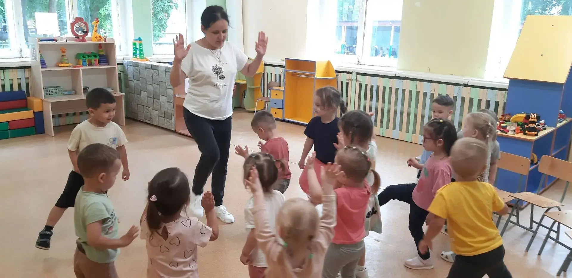 Лето в ритме танца: Домисольки не уходят на каникулы! ☀️💃

Лето — время солнца, отдыха и новых танц