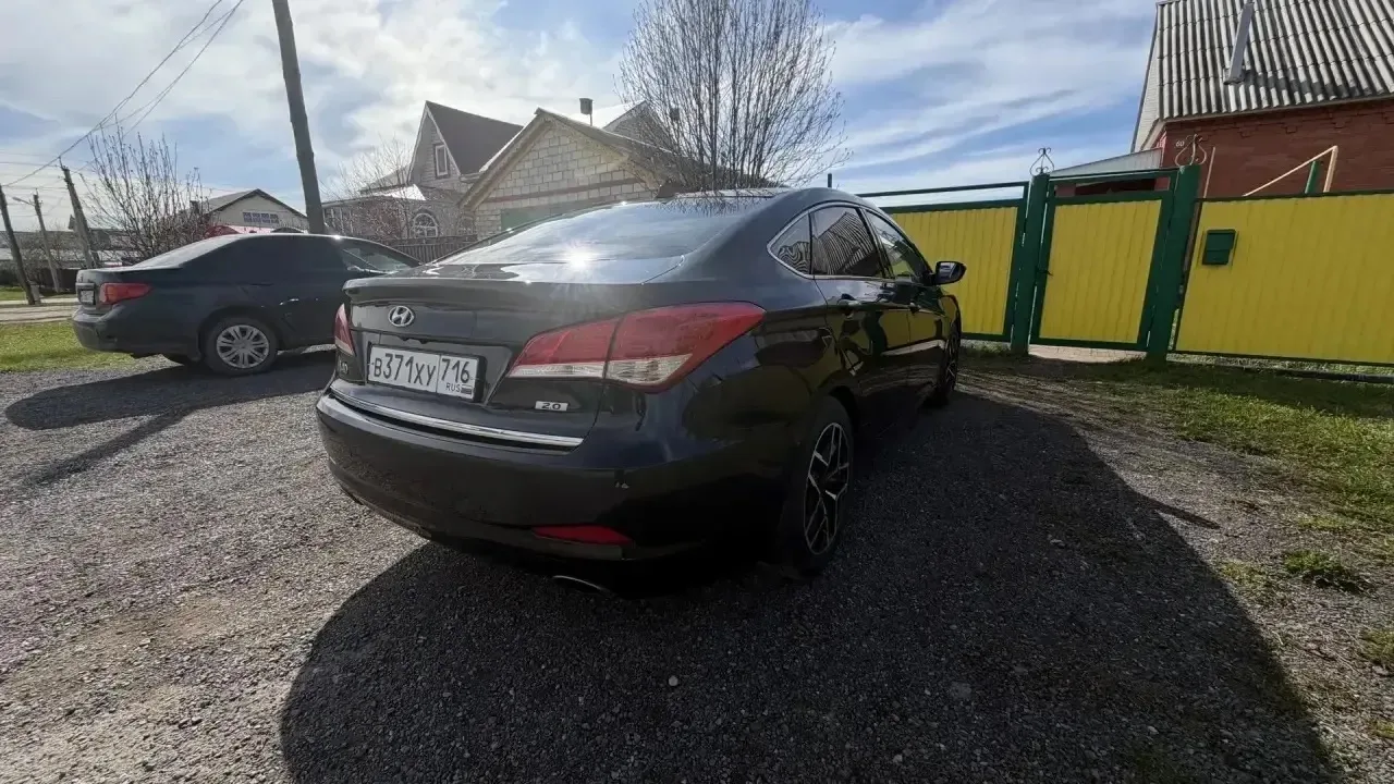 Продам Hyundai i40, 2.0, 2013 год. В хорошем состоянии.