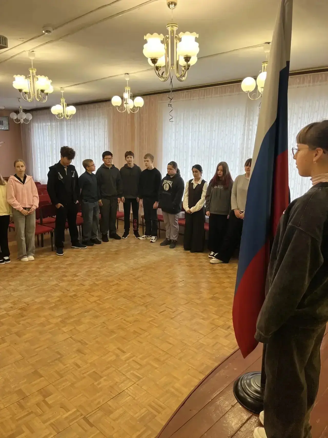 🔔 Утро понедельника в МБОУ «СОШ №28» СП «Муханово» началось с торжественной линейки, в...
