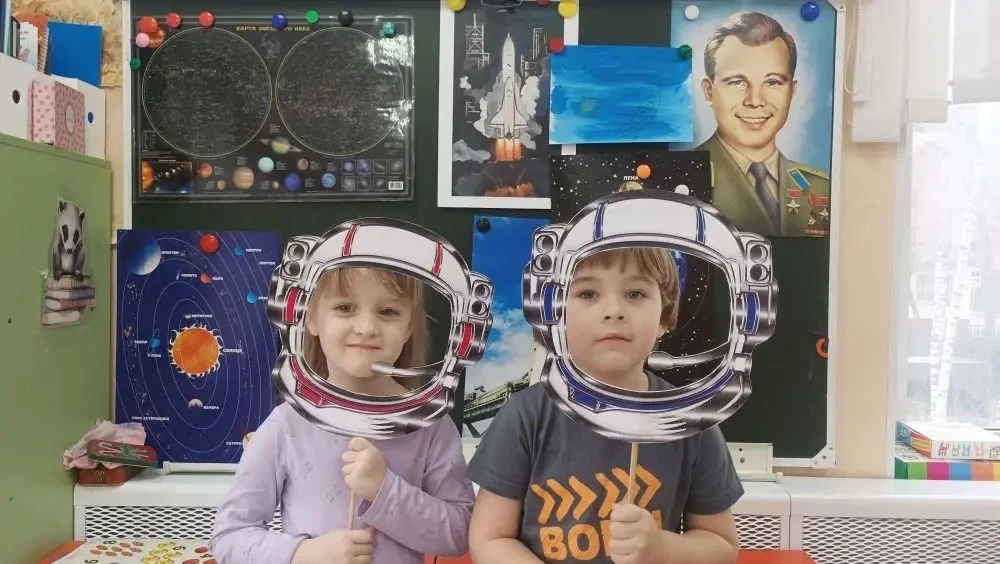 🚀 Космическая неделя в детском саду Корпуса 4: знакомство с загадочным космосом  12 апреля наша стра