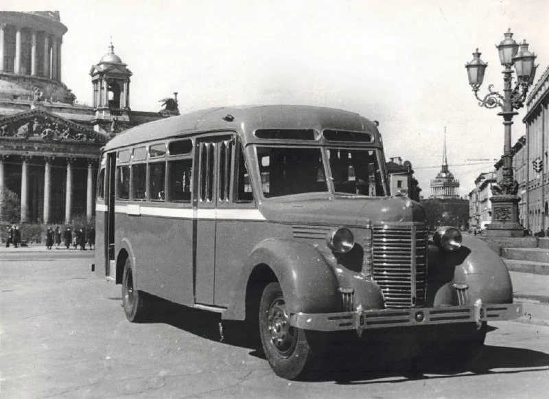 🚌 День, когда по Ленинграду пошёл автобус — бывший грузовик, но с пассажирами