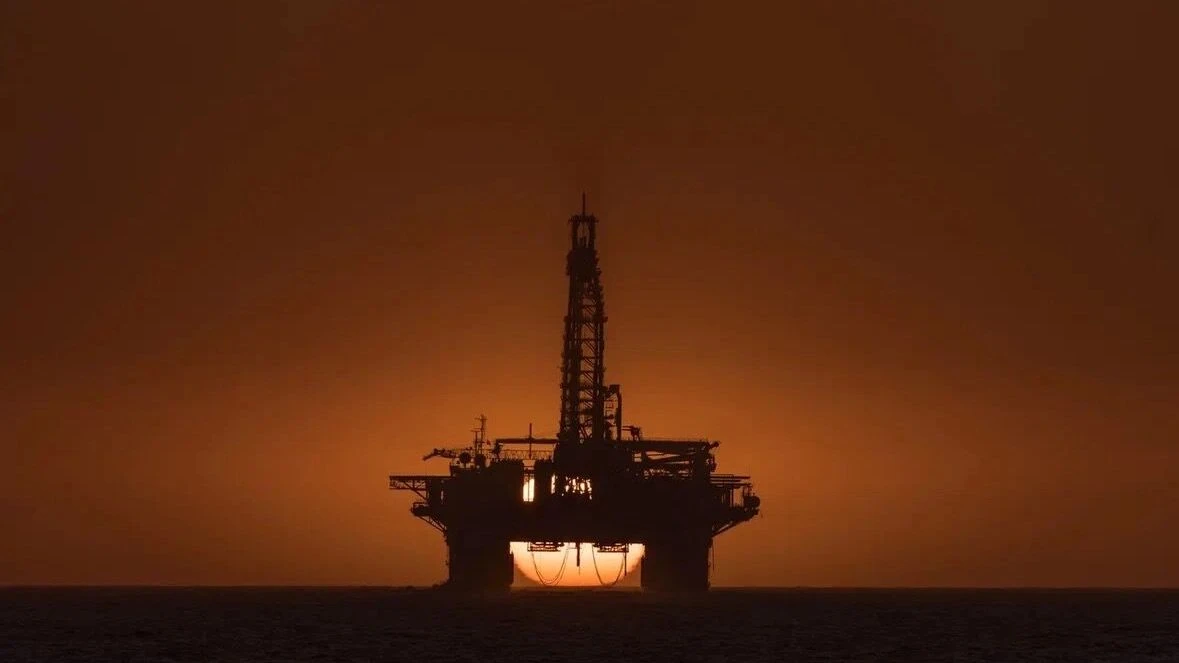 ​​ОАЭ нарастили добычу нефти до рекорда в 3,8 млн б/с после выхода из ОПЕК