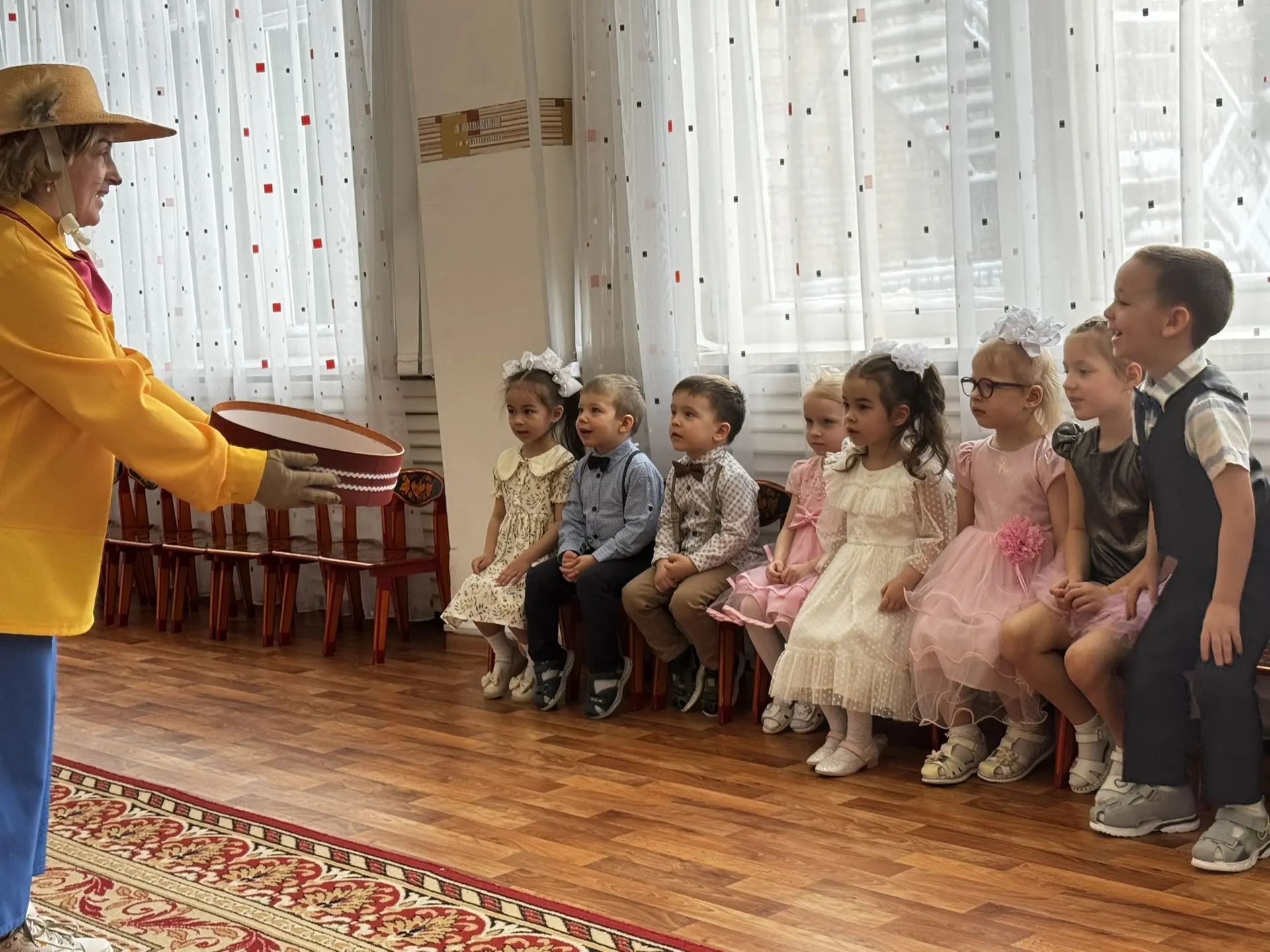 Спешим поделиться радостной новостью: в нашем детском саду начались праздничные утренни...