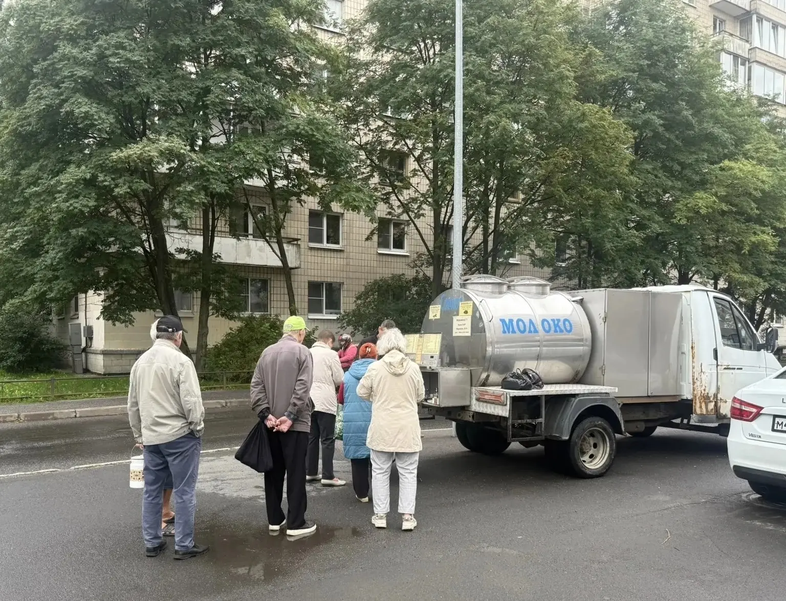 Сегодня состоялся рейд по территории МО Морской для выявления фактов незаконной торговли