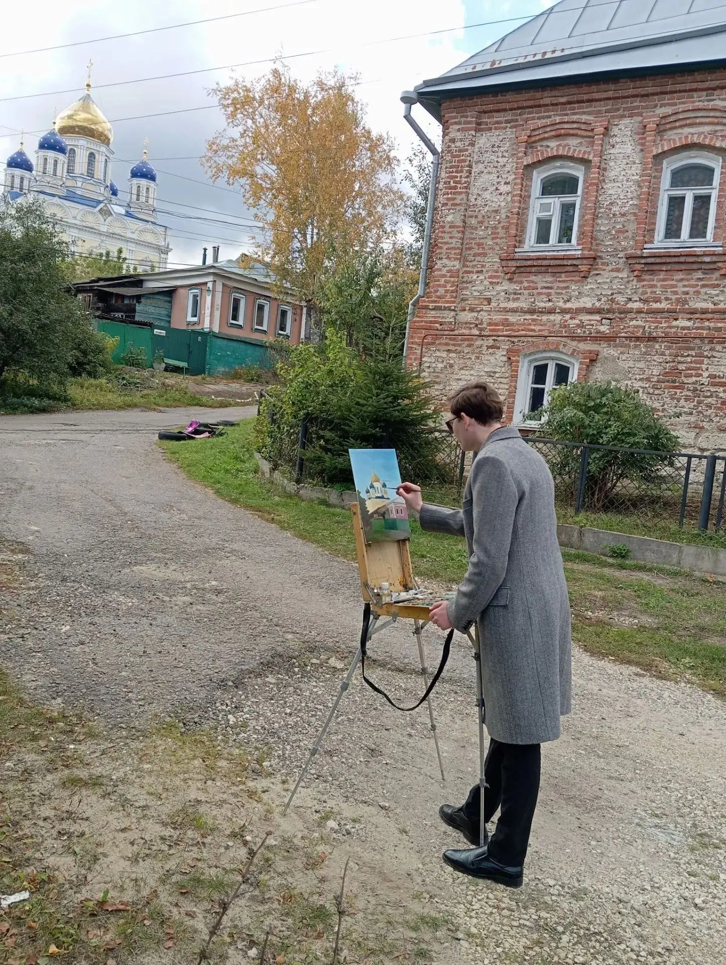 🎨 Преподаватель Долгоруковской ДШИ принял участие в межрегиональном пленэре в Ельце