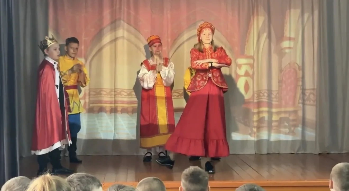🎭 Сегодня театральный кружок «Фантазия» подарил зрителям незабываемый праздник — на сц...