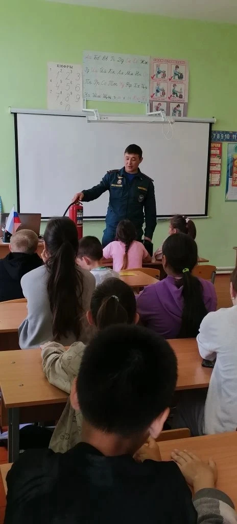 Сегодня, на восьмой день работы лагеря, прошёл день пожарной безопасности. В гости к ре...