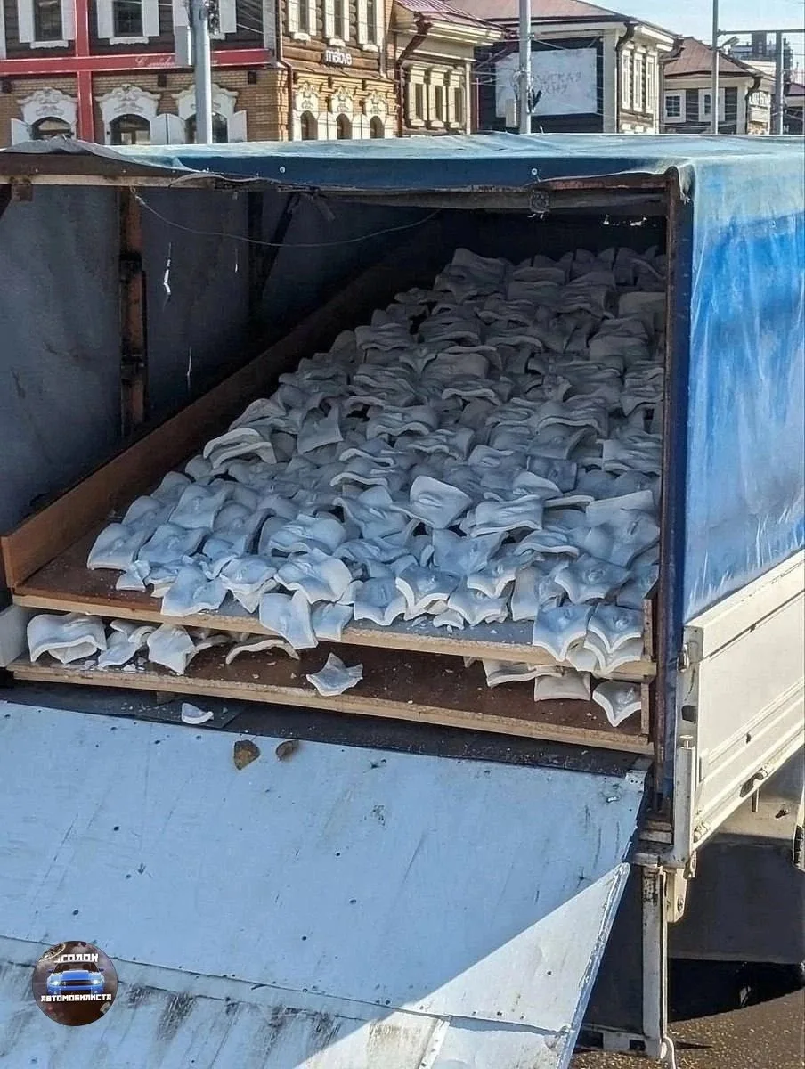 В Оренбурге газель попала в ДТП, перевозящий гипсовые слепки вагин