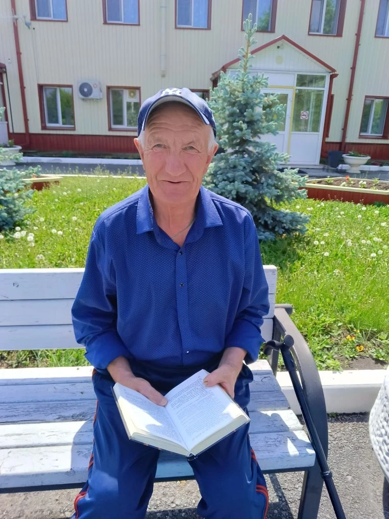 📖 Что может быть прекраснее, чем чтение на свежем воздухе в тёплую погоду? Наши прожив...