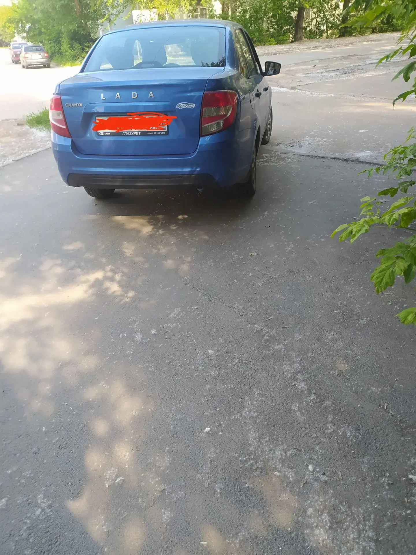 Въехал на тротуар! Ругается подписчик.