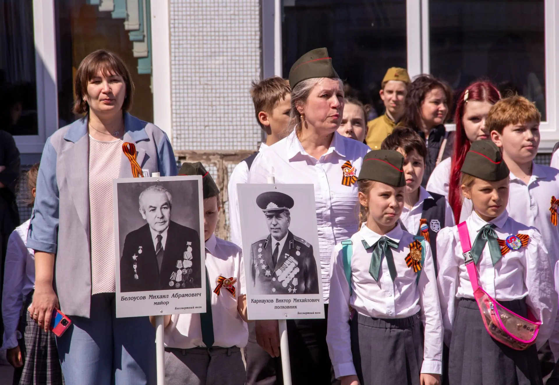 ЖИВАЯ ИСТОРИЯ В СЕРДЦЕ ЛИЦЕЯ  🎗️ Вчера внутренний двор главного корпуса стал местом, где встретились