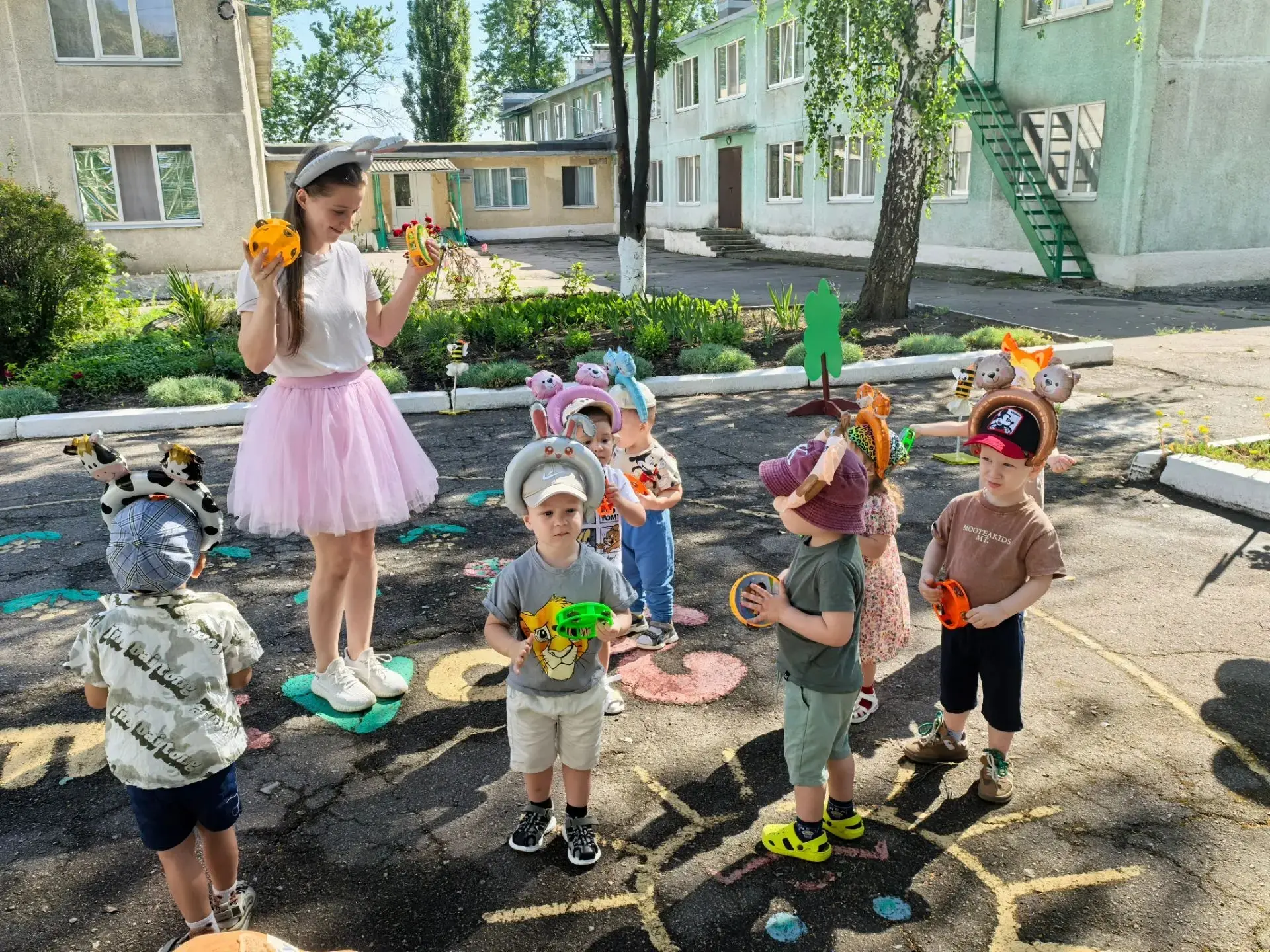 В ГБДОУ «ДЕТСКИЙ САД № 24 Г.О. ХАРЦЫЗСК» ДНР прошло театрализованное развлечение для детей младших г