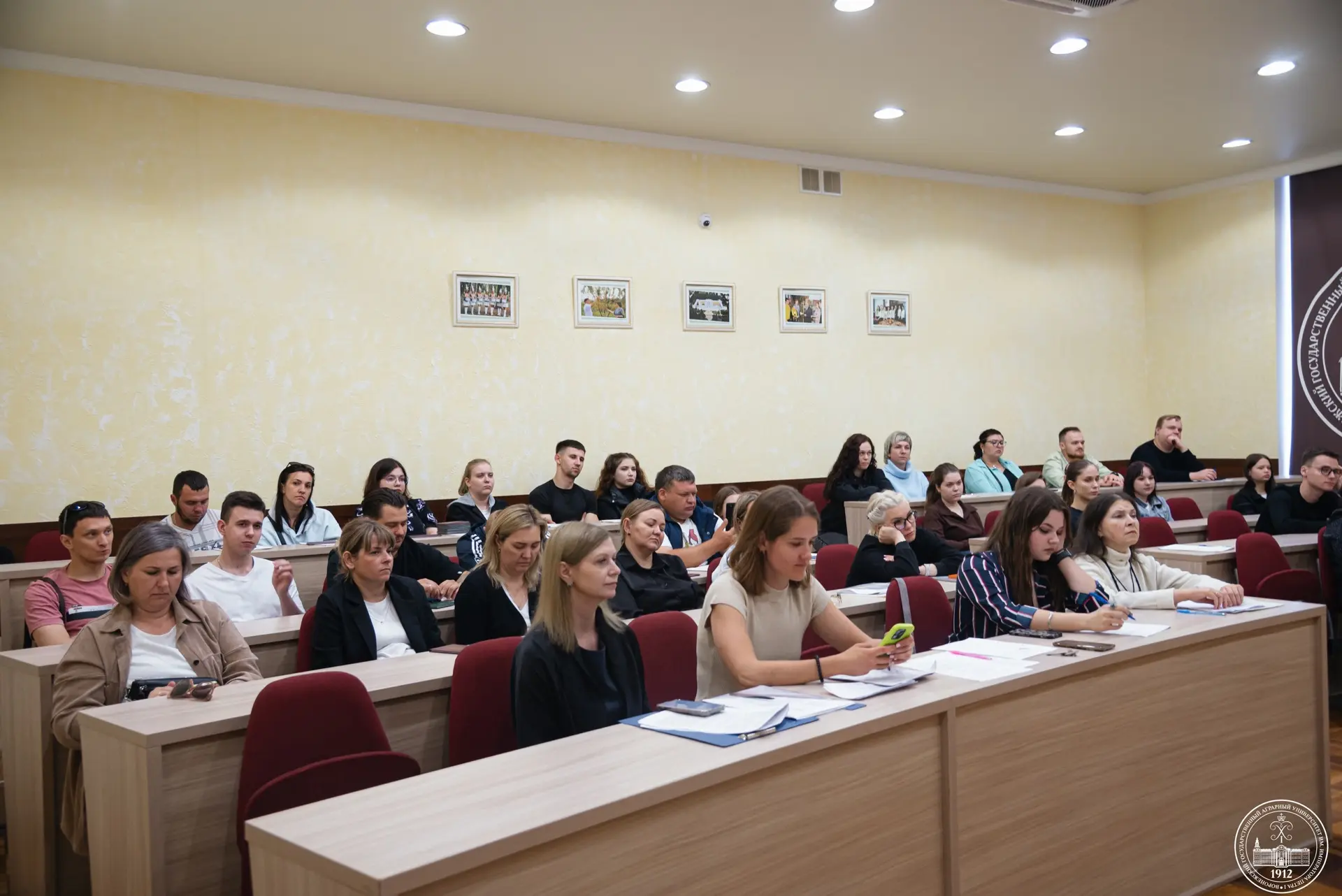 🤝Во ВГАУ прошла VIII национальная конференция «Диалог языков и культур в современном образовательном