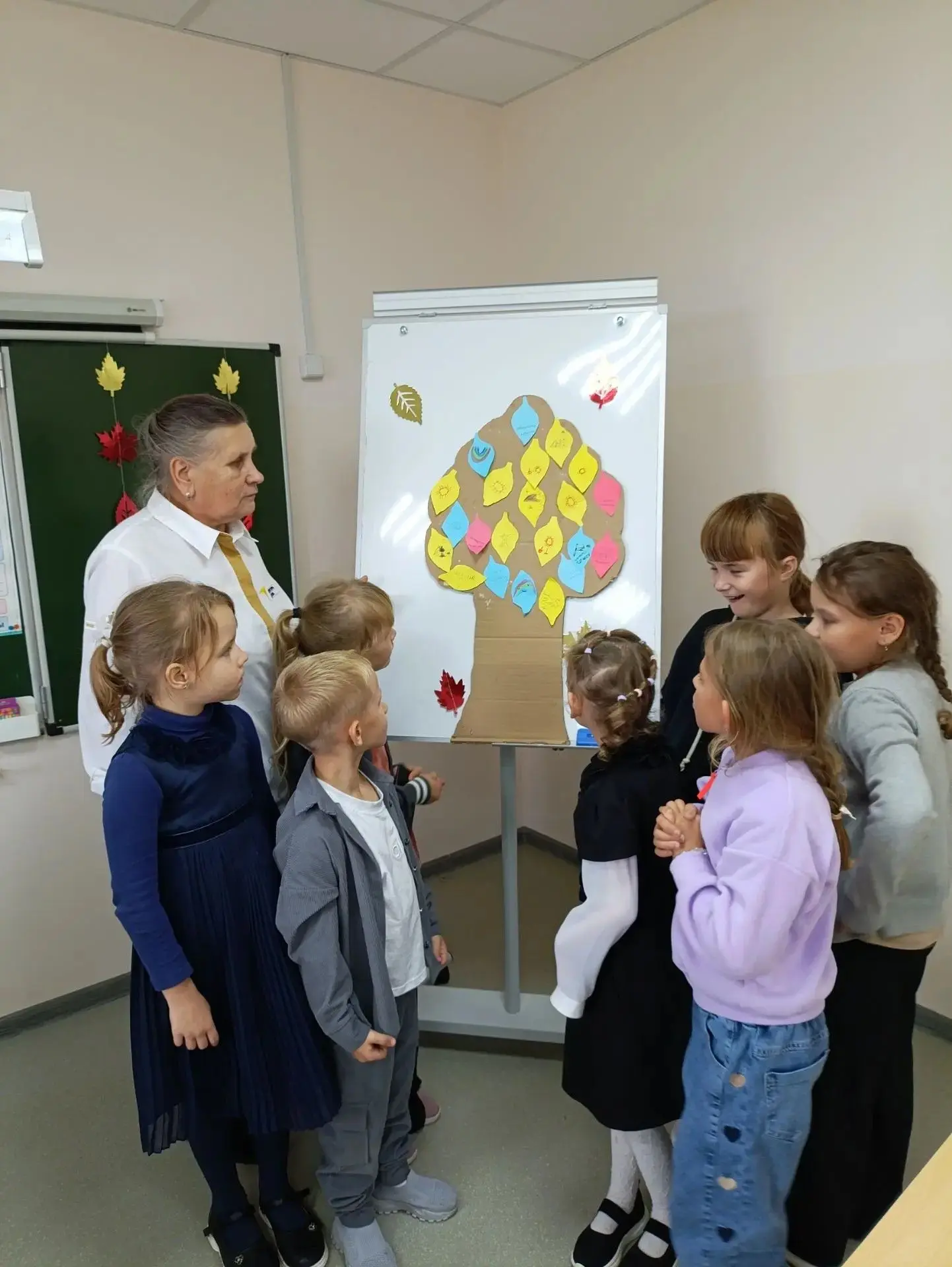 Классный час «Дерево мира: листья-обещания»