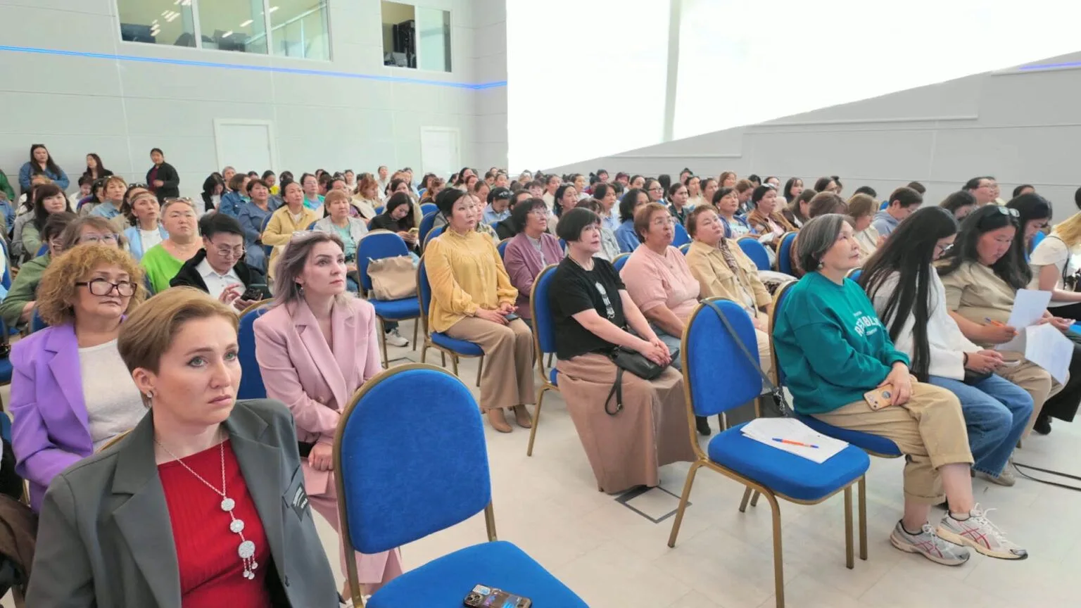 "Вавилон" в одной семье: вызовы многоязычия 

Современные исследования показывают, что раннее овладе