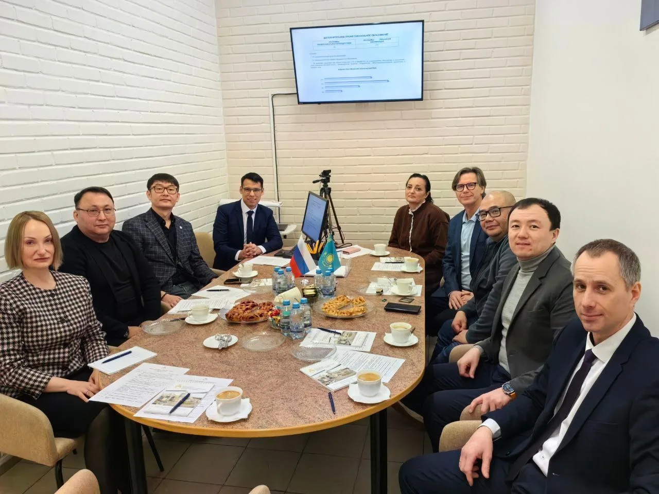 🇰🇿 Центр Алмазова посетила с визитом делегация из Республики Казахстан   🤝 Целью визита стало разв