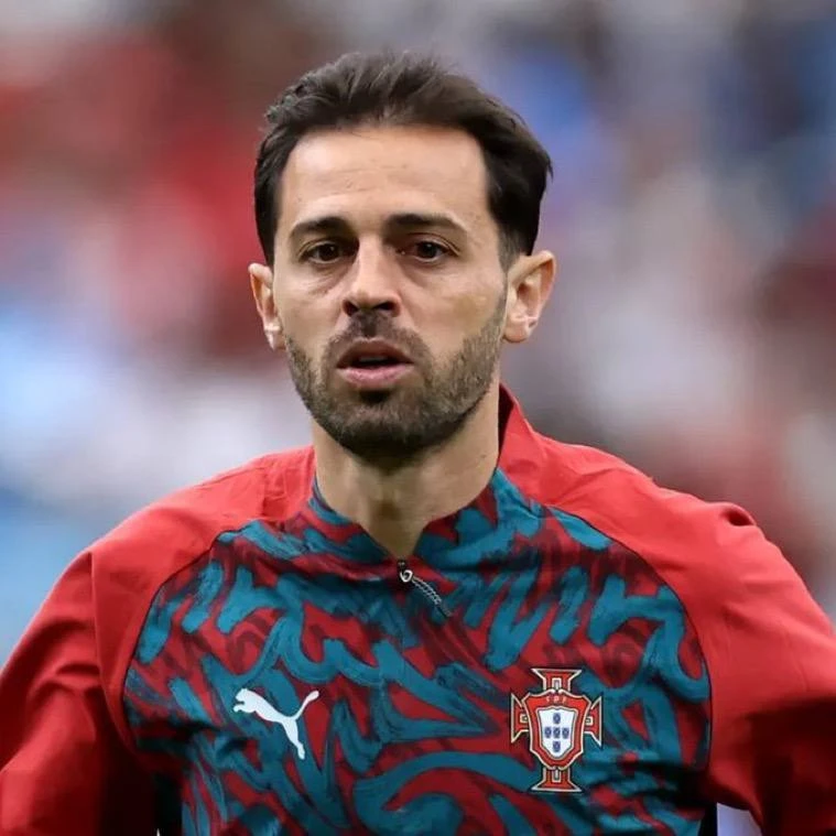 🇵🇹 diarioas | Жозе Моуринью считает Бернарду Силву ключевым игроком в системе 4-2-3-1.