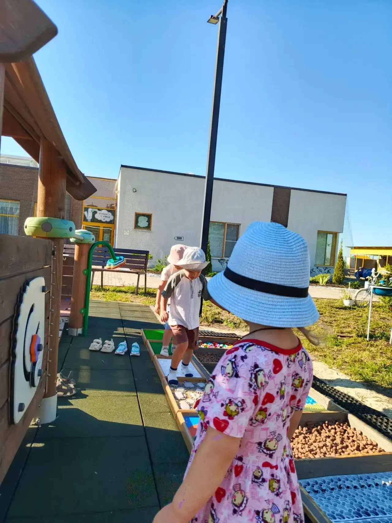 🌞 Утренняя зарядка: бодрость и радость в каждом движении! 🌞

Лето — чудесное время для активных и 