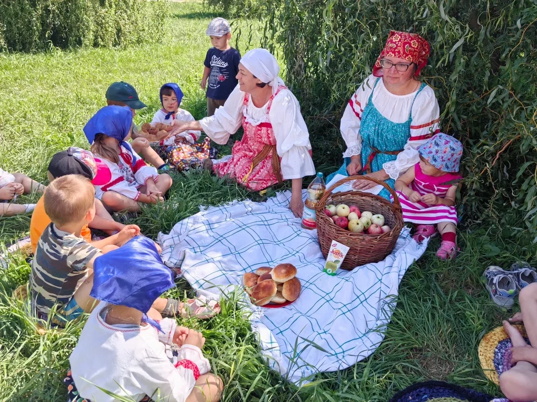 «Яблочный спас – лето уходит от нас» - игровая программа