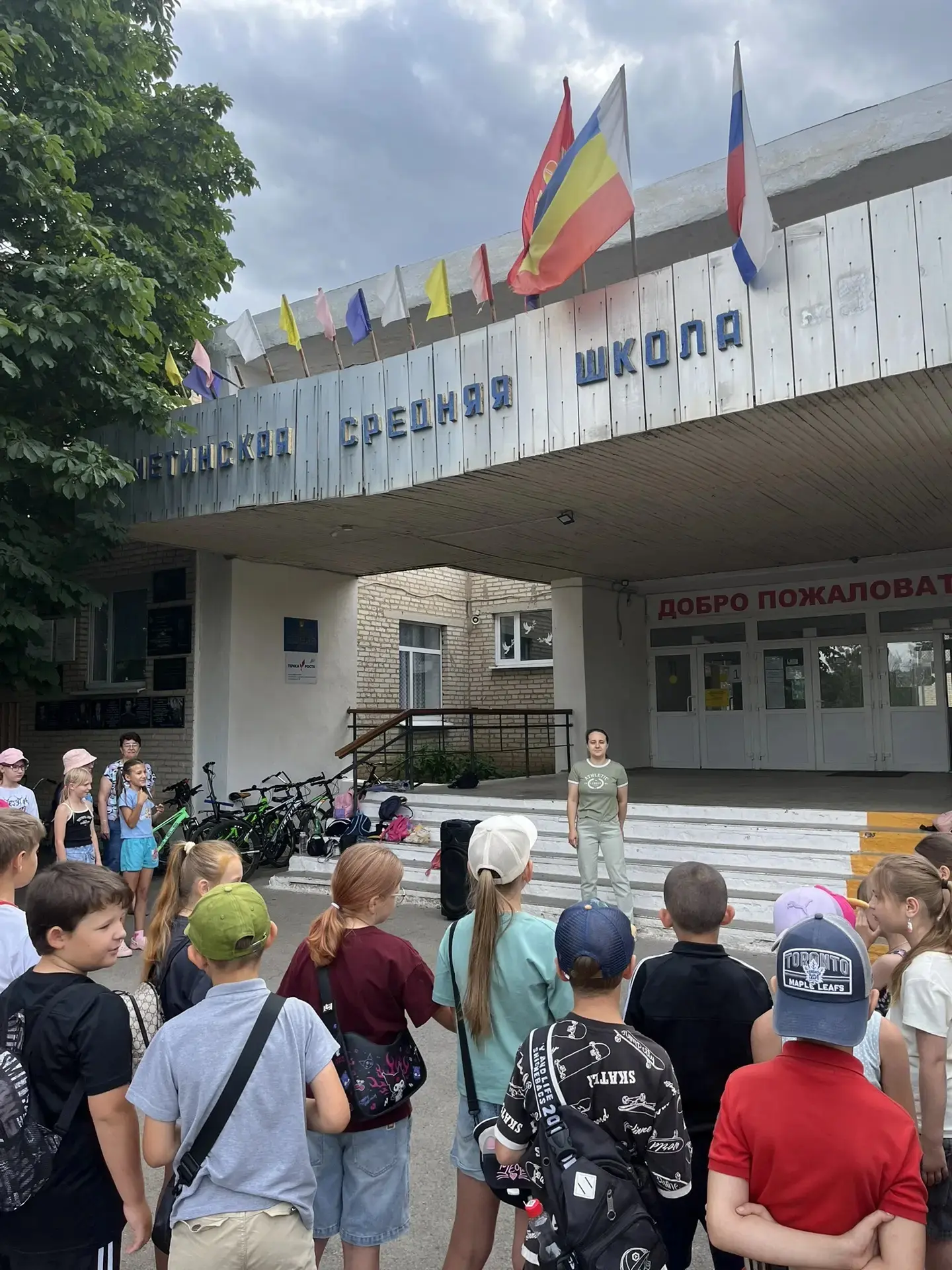 ✨ Нам вместе весело! Под таким девизом прошёл сегодняшний день в лагере.

Утро традиционно началось 