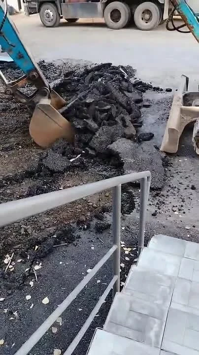 👍"Приезжайте и забирайте" в Приморье рабочие, оставшись без зарплаты, содрали и увезли...